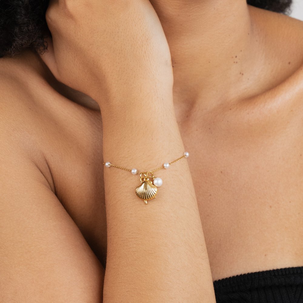 Aria Shell Charm Bracelet